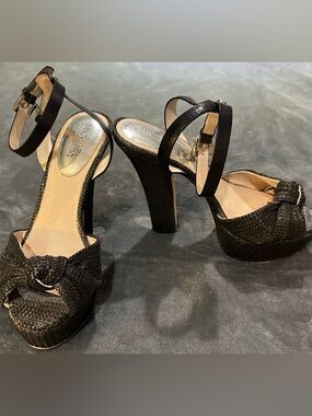 MICHAEL KORS BENJI - black leather ankle strap, platform chunky heel woven straw